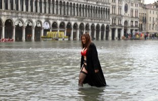 Эээх, а можно же сделать позитивный пост - просто с одной этой фотографией и все.