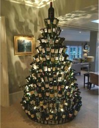 Единственная "ёлка", которую вынесут ещё до начала Нового Года )))