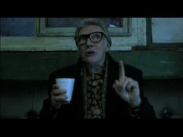 Кабаны вышли на лед к рыбакам и начали воровать улов