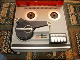 а какая разница? такая же магнитная лента, только шире.
кстати в конце 70-х и начале 90-х в магазинах радиотоваров в СССР продавались бобинные видеомагнитофоны, так там тоже были пленки от старых бобин...