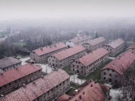 в концлагере бараки добротнее