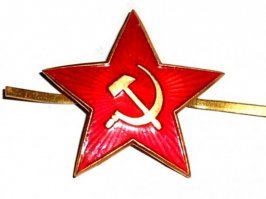 Кокарда из СССР. У вас была такая? Знаете, что она символизирует?