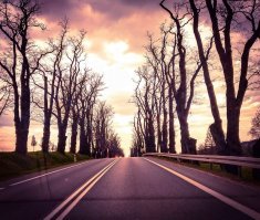 Очень красивые картины, душевные.
Я рисовать не умею, но дороги очень люблю :)