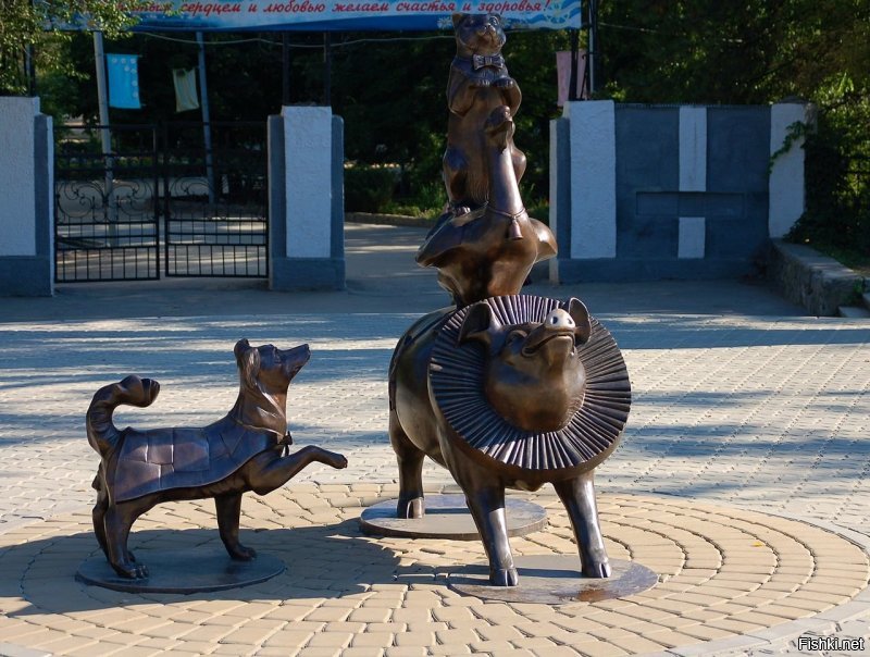 Таганрог. памятник "Каштанке"