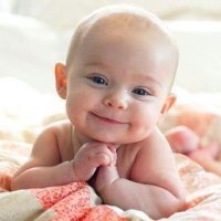 Обыкновенная детская мимика. У вас детей не было, штоле? ))