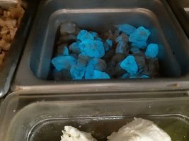 Так вот значит чем хищник лечил свою отрубленную руку в "Хищник-2".