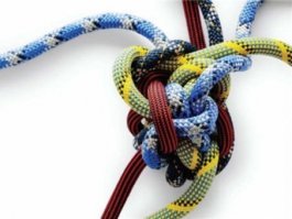 И это он еще наушники не достал!