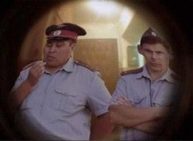 Не советую к двери подходить