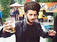 Э! Слющай! Сам ты чорный!