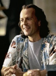 У него, кстати, шевелюра и подлиннее была...