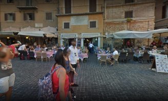 Последний снимок с Гуглокарт. Макдоналдс НАПРОТИВ Пантеона существовал. (возможно и сейчас есть)