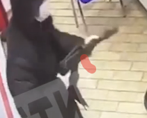 Автомат вроде АКС-74, но без магазина ...