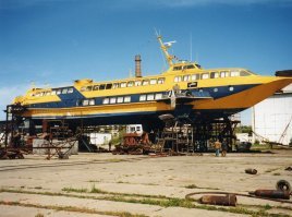 "Циклон"  название пассажирского морского двухпалубного судна на подводных крыльях (СПК), газотурбохода, разработанного ЦМКБ им. Алексеева (г. Горький   Нижний Новгород), построен ФПО «Море» (г. Феодосия, ФПО им. XXVI съезда КПСС) в 1986 году.

«Циклон» является флагманом среди пассажирских морских СПК.
Теплоход предназначен для скоростных пассажирских перевозок на морях и в прибрежных районах океанов с удалением от портов до 100 миль.

Имеет силовую установку на основе 1 (одного) газотурбинного двигателя (ГТД) и дизеля М-501. Порезали на металлолом....СПК "Циклон" нового поколения сможет брать на борт до 300 пассажиров при дальности плавания 700 миль. Это будет новое, современное и красивое судно.