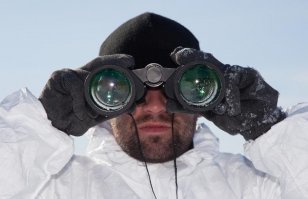 Шпионил, что ещё.