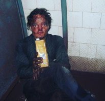 Суперсус в боевом раскрасе. Его радиация во Вьетнаме покусала. Теперь пьяный по подвалам лазает и носки собственного производства рекламирует.