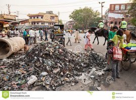 автор у тебя что синдром дауна? показал поезд в индии и все хорошо у них? это тоже индия