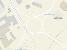 вот так это выглядит, ну трамвай тут главнее

этот перекрестек тут всю жизнь так что)

круг главный, 4 съезда, но если едет трамвай ему всегда надо уступать