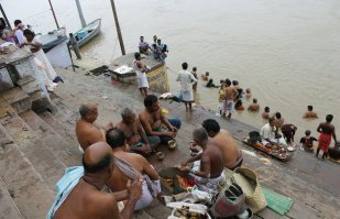 я уж лучше буду по-нашенски, по-европейски жить....
а ты, "астраханер", можешь валить к своим азиатским старшим братьям....