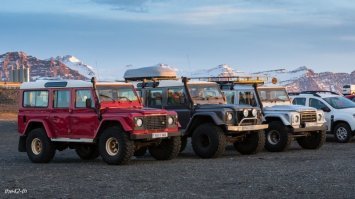 крайний с права разве не дастер ?