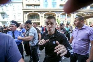 Вадим Титушко - спортсмен из Белой Церкви (укр. Вадим Тітушко) известный друзьям как Вадик Румын, который 18 мая 2013 года в Киеве участвовал в потасовках с оппозицией и напал на находившихся на месте событий журналистов. Нападение было зафиксировано фотокорреспондентами, что и послужило основным доказательством его вины в суде. Титушко был осуждён на 3 года, но наказание было заменено на условное. 

«Титушки» (укр. тітушки) собирательный термин, возникший в мае 2013 года на Украине, первоначально для именования молодых людей, негласно используемых местными властями в качестве подстрекателей и наёмников для организации силовых провокаций, потасовок, иных акций с применением физической силы. Отличительной чертой титушек является их поддержка со стороны структур местных властей и как следствие гарантированная безнаказанность и покровительство со стороны правоохранительных органов.