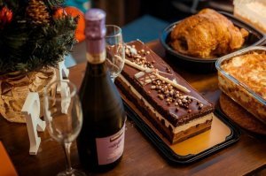 Да уж.. Алкоголь с утра настроение не просто поднимет, он его из глубины преисподней вытащить может)))