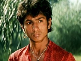 В первой части они реально дети, выглядели как раз на свой возраст