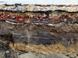 Вот строительный мусор как выглядит под землей