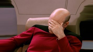 Маразм крепчал