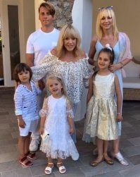 Крутые звездные парни, неожиданно для нас оказавшиеся дедушками