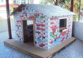 это для беззубых собакенов?))) все мои барбосики порвут сие чудо инженерной мысли за три минуты в хлам!))