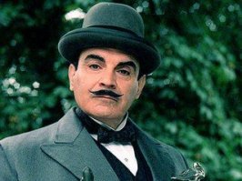 отличный сериал и хороший пост. 

Вот только у агаты кисти  пуаро был более комедийным, нелепым персонажем, все его штрихи в одежде, поведении, усы и прочее были прописаны со снобизмом жителя ИМПЕРИИ к захудалым континентальной европеишкам. Каждая деталь должна была вызывать насмешки над персонажем. Усы, кстати, описывались как нелепо большие и пышные, настолько я помню. 
Создателям сериала удалось создать строгий, стильный в то же время очень милыи и душевный образ