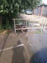 Люки уже уперли, но такая  картина раз в пару месяцев по всему району