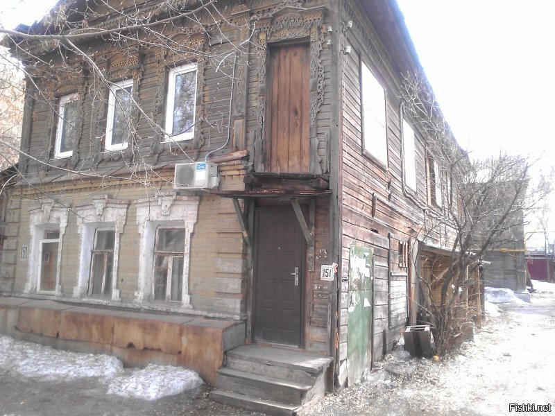 Похоже!
Центр города... вода из колонки, сортир на улице, отопление печное... XXI век,мля!!!
А вот Никитинская в двух шагах от Губернского рынка.