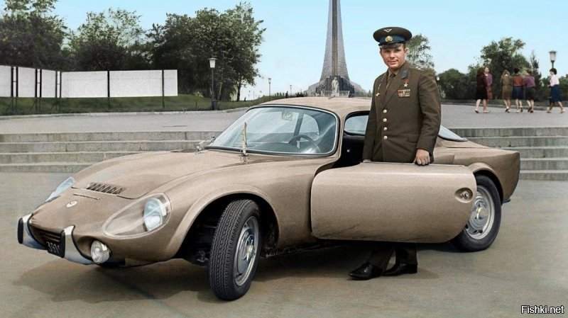 Был же материал, что машину Гагарина неправильно раскрасили. А на самом деле он выглядел так.