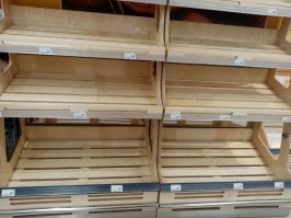 Это ещё что...В Перми ещё и хлеба в магазинах первого числа небыло.Вообще!