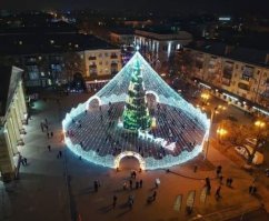 Елка в Полтаве очень нарядная