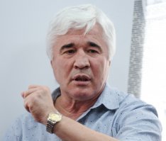 Ловчев с годами вообще не меняется.