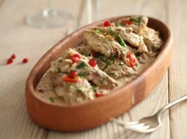 Ну,у свиньи выжить на новый год в Грузии, шансов вообще ноль, если тебя это успокоит. Есть еще такие (в принципе обязательные новогодние) блюда, как :