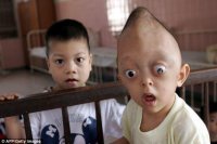 Оскорбление – единственный способ проявить свою позицию для человека, который не догадывается, что те бойцы принесли в ту страну (как и много других стран) боль, смерть, уничтожение под предлогом демократии.

Посмотрите, какие люди рождаются во Вьетнаме после химического оружия демократических американцев до сих пор: