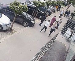 Сцуко, вот таких утырков и правда отстреливал бы