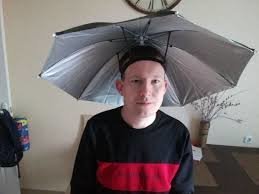 Защита от ветра, солнца и дождя: 20 необычных накидок и плащей