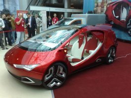 Маску стоит начинать нервничать, когда ёмобили заполонят просторы Калифорнии 

Судя по тому, что все мировые автогиганты много эксперементировали и даже выпускают серийно электромобили, а все говорят лишь о тесле - это правильный маркетинг. Вряд ли у бмв, тойоты и ниссана меньше возможностей для постройки хорошей машины.

А про стоимость - так везде производство электромобилей дотируется государствами