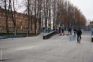 У нас тут тоже в городе соорудили скейт площадку за 25 миллионов рублей