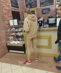 А у тя пЫска вывалилась.