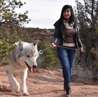 Девушки и их питомцы