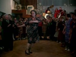 Танцевать тёща....