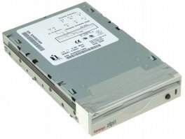 Были и встраиваемые приводы Zip Drive.