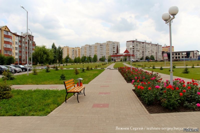 ......."Пришёл к власти, не выполнил то, что предлагал - отвали, дай другим сделать то, что у тебя не получилось или если большинство не устраивает, что ты сделал"..........

А у нас разве не так???? Если не справляется человек со своими обязанностями то его никто и не выберет во второй раз....

Число депутатов и срок полномочий органа государственной власти субъекта России устанавливается конституцией (уставом) субъекта. Срок полномочий депутатов регионального парламента одного созыва не может превышать пять лет и на данный момент все 85 региональных парламентов имеют один срок полномочий   5 лет.



И не надо только про мою наивность писать))) Ну типа все выборы куплены и т.д.

И что вообще рыба гниёт с головы.

Где люди хотят там они и живут по человечески....

г. Строитель Белгородская область , население 25 тысяч человек......