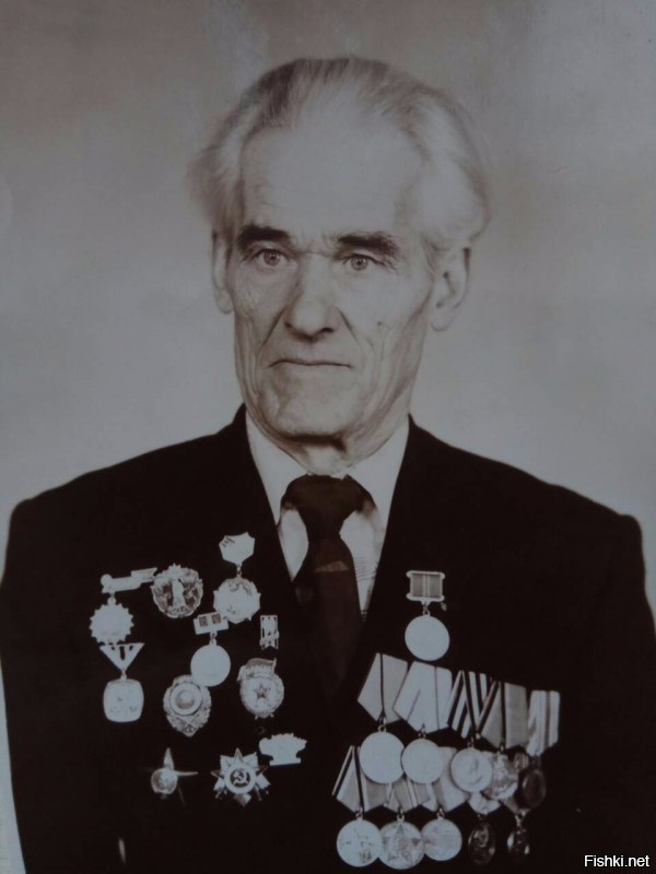 Спольник Петр Яковлевич (1924-1994). Бил фашистскую нечисть от Москвы до Берлина.