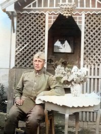 Мой дед Добровольский Борис Никифорович (1900 - 1986), на первой фотографии снят 2-го мая 1945 года в Австрийских Альпах, где закончил войну командиром расчёта крупнокалиберного пулемёта. За три дня до этого совершил подвиг, за который был представлен к ордену Красной Звезды, но дали медаль "За отвагу". Мы с сыном несли его фотографию на параде Бессмертного полка в Кишинёве 9-го мая 2019 года.